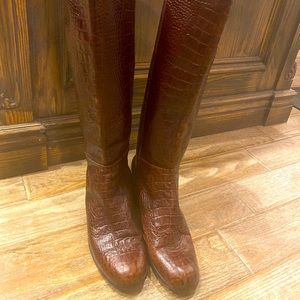 Women’s crocodile embossed brown leather boots size 9